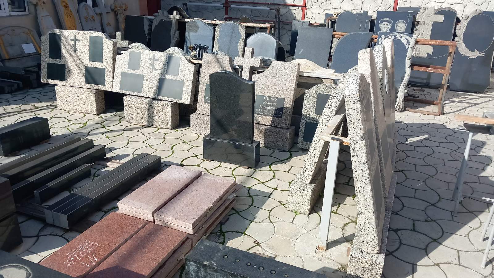 Актуальная цена на памятник из грантиной крошки Тирасполь
