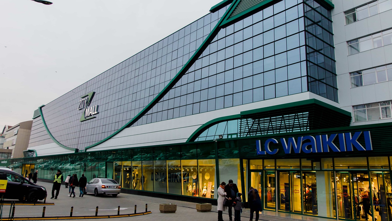 Безрамное остекление террас в Кишинёве, Молдова