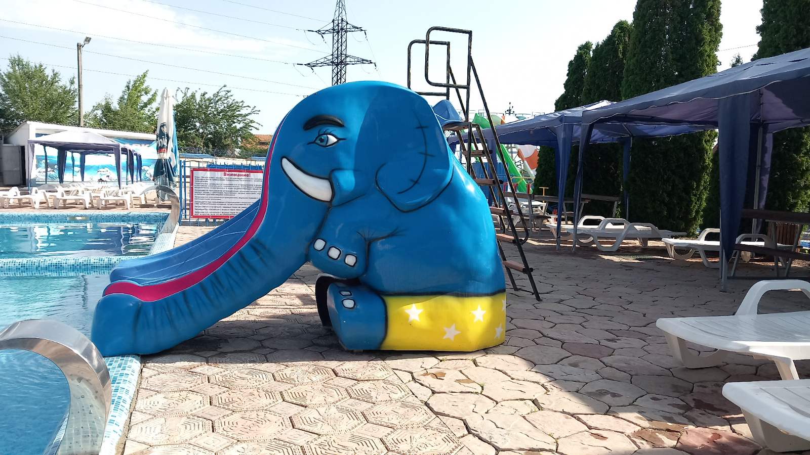 Летняя зона отдыха для всей семьи - Бассейн ОАЗИС