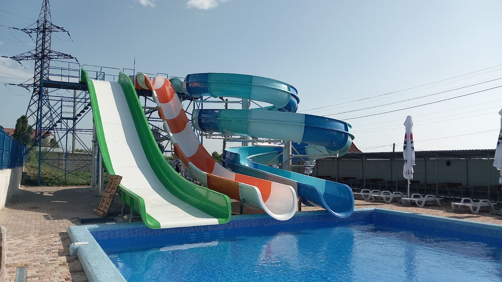 OAZIS PARK: Бендеры, бассейн, аквазона. Приезжай, оттянись!