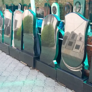Фигурные гранитные памятники в ПМР - Изготовление и установка от компании РИТУАЛЬ