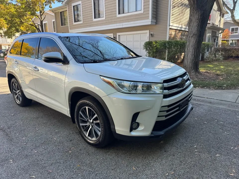 7-Seater! 2017 Highlander – Good Condition, Fresh Tires-Brakes. Illinois Deal!