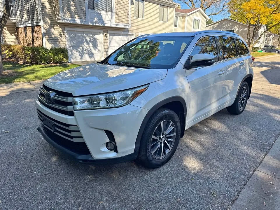 2017 Toyota Highlander FULLY LOADED – Low Price (Discount) – Chicagoland-IL