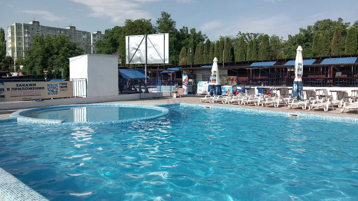 OAZIS PARK Бендеры: идеальный бассейн для семьи и детей.