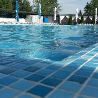 OAZIS PARK Бассейн Бендеры: безопасный и веселый отдых для детей.