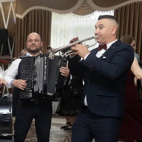 Музыкальное сопровождение Молдова - Группа Парусник Музыкальное сопровождение Молдова - Группа Парусник