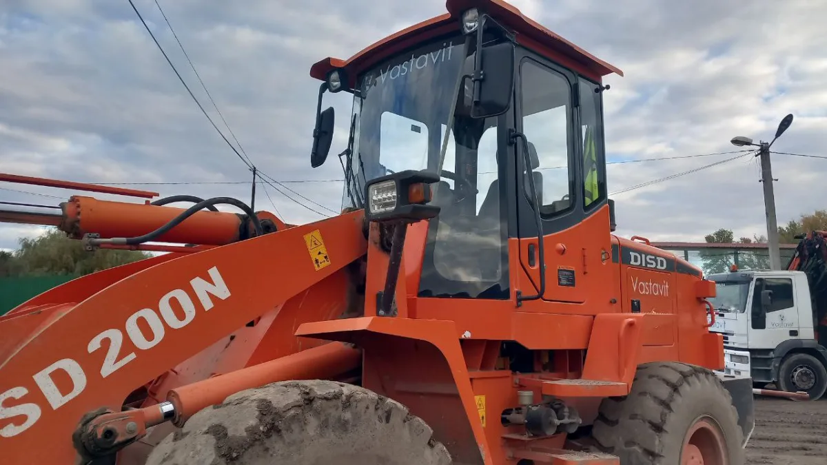 Фронтальный погрузчик DISD SD200 N