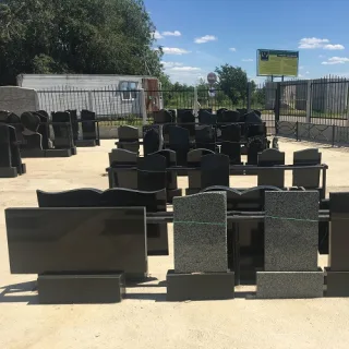 Заказать Памятники из гранита Тирасполь с установкой в Приднестровье. Надгробие на могилу в ПМР