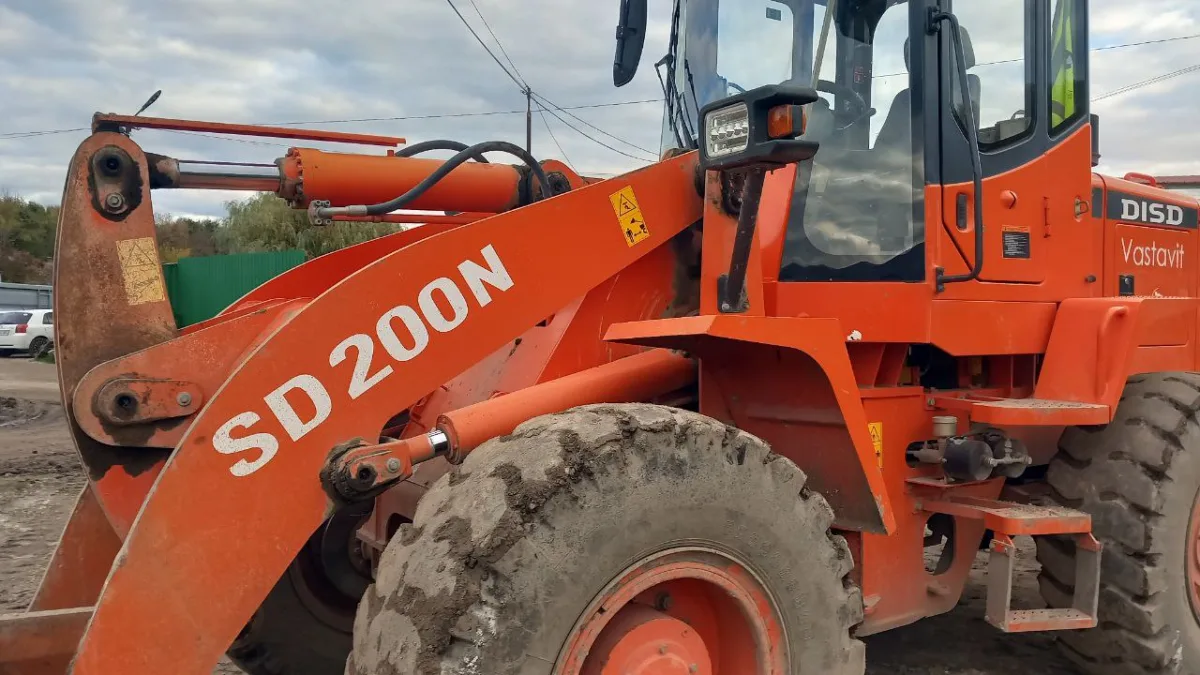 Фронтальный погрузчик DISD SD200 N