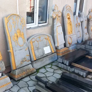 Памятники бетонные ПМР, большой выбор, доступная цена, установка
