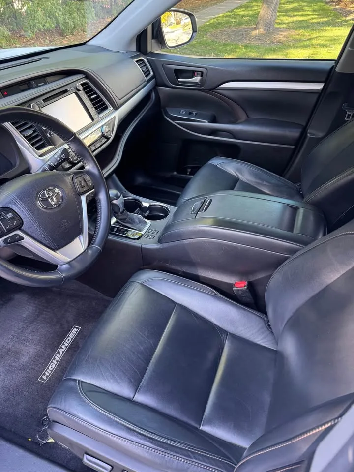 **⭐ 2017 Toyota Highlander ⭐ CHEAP, Good Condition, Vernon Hills IL